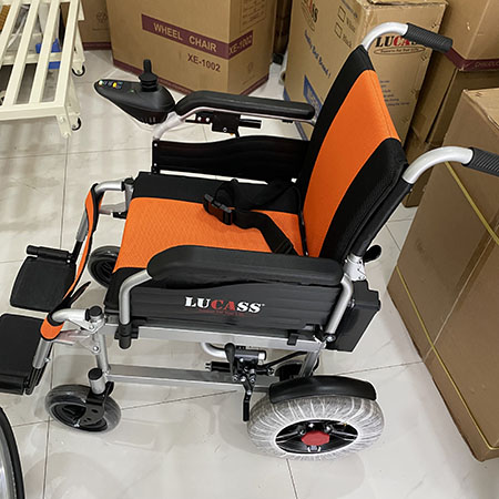 Xe lăn điện Lucass XE-301